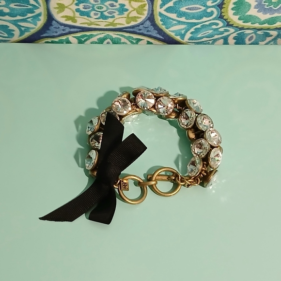 Elegant Banana Republic Gold and Black Bow Bracelet - Picture 1 of 7